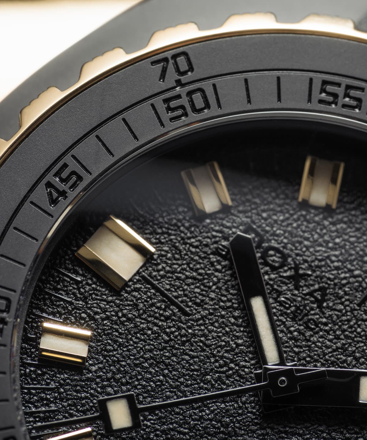 DOXA SUB 300 Beta Sharkhunter 830.20.101 04