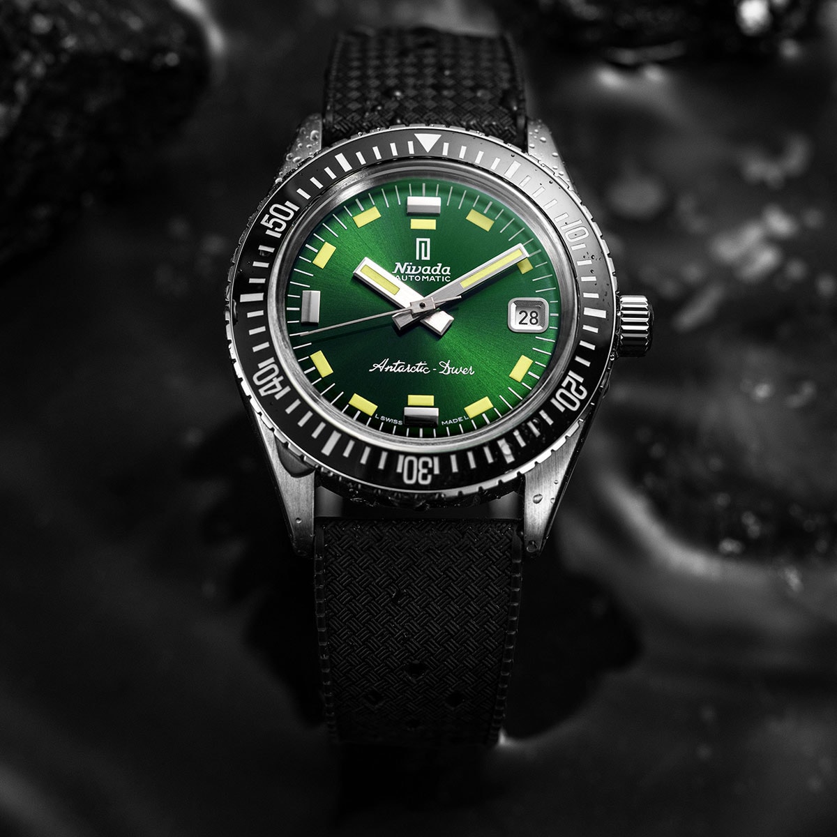 Nivada Grenchen Antarctic Green ambijentalna