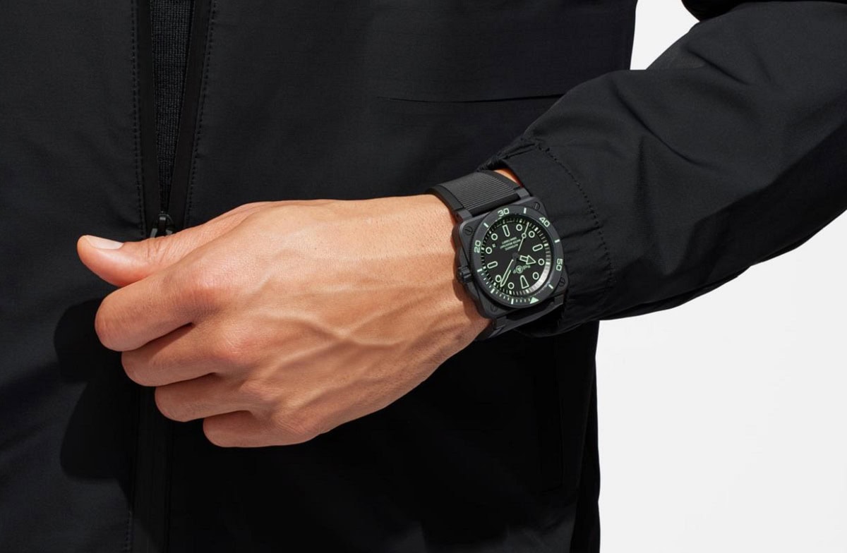 Bell Ross BR03 DIVER LUM 04 na ruci