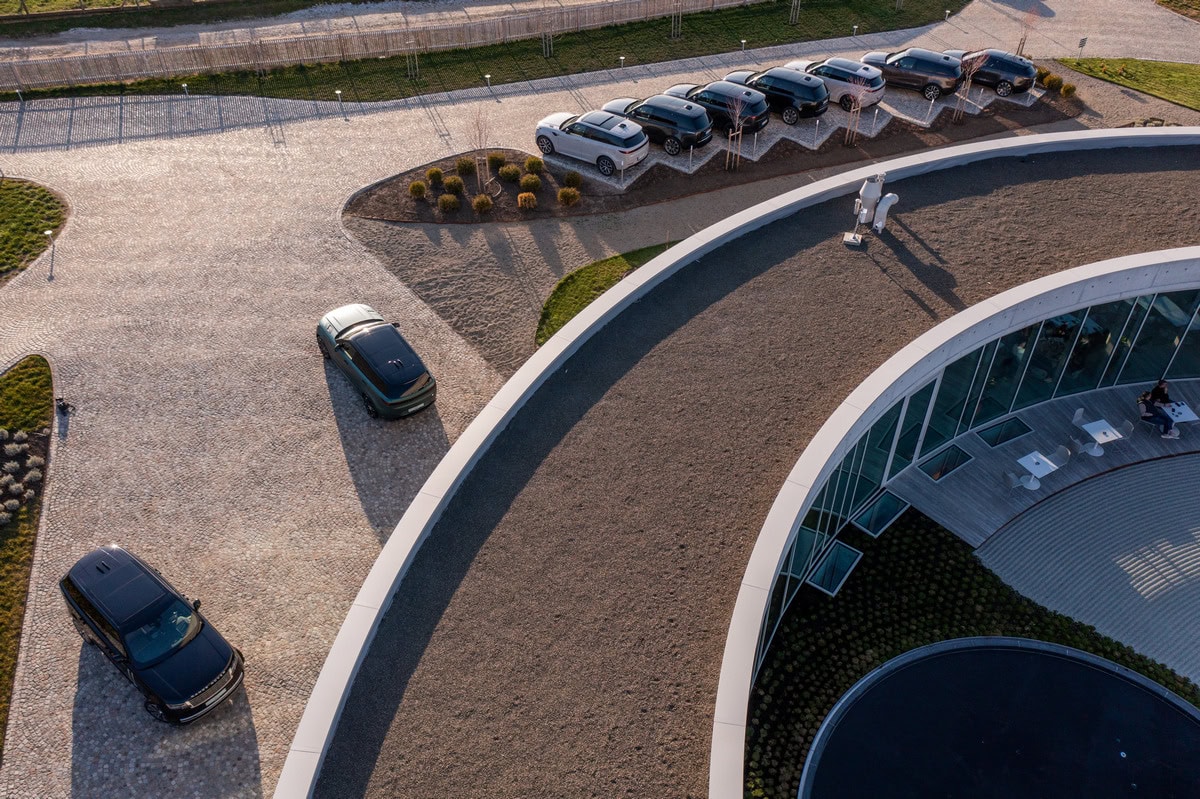 Range Rover Ekata Estate 26