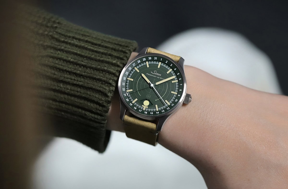 Sinn 308 Hunting Watch na ruci